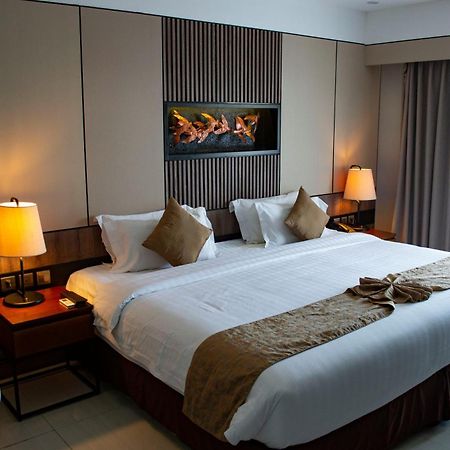 Bless Inn - Near Connaught Place New Delhi Bagian luar foto