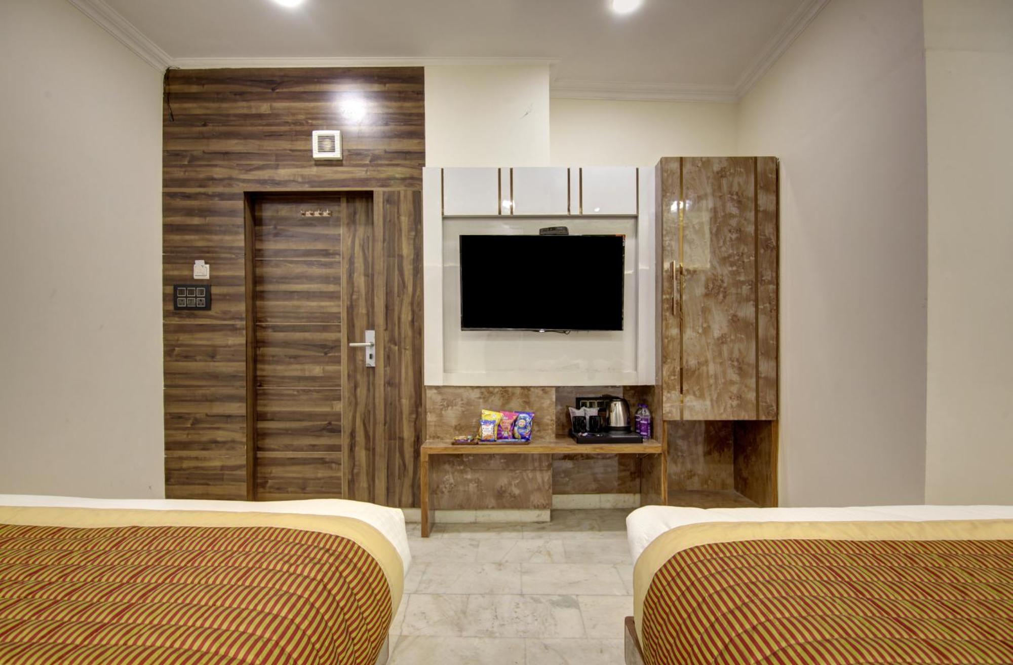 Bless Inn - Near Connaught Place New Delhi Bagian luar foto