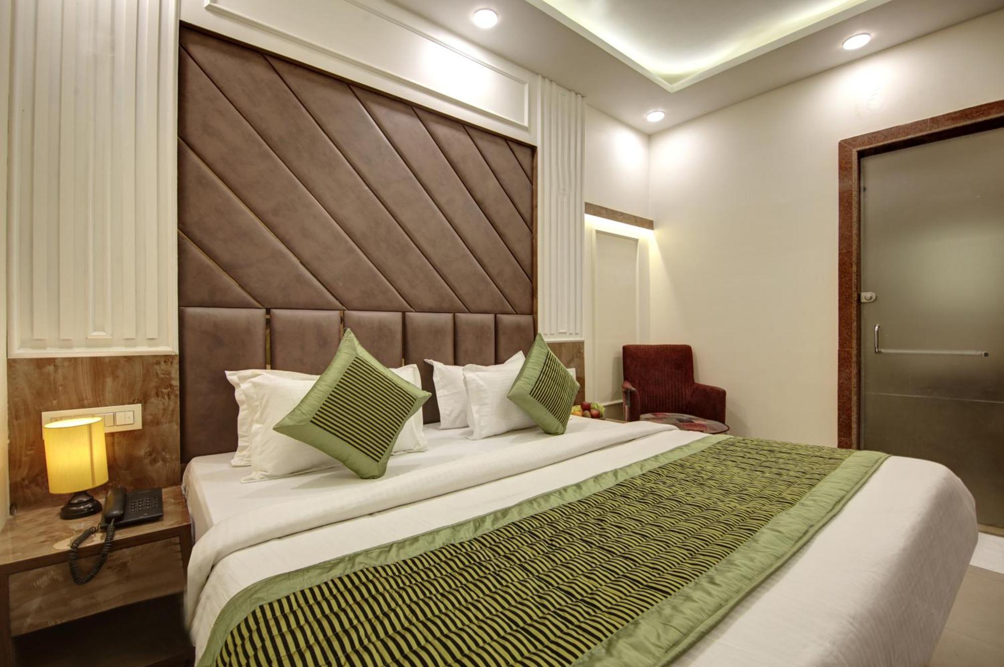 Bless Inn - Near Connaught Place New Delhi Bagian luar foto