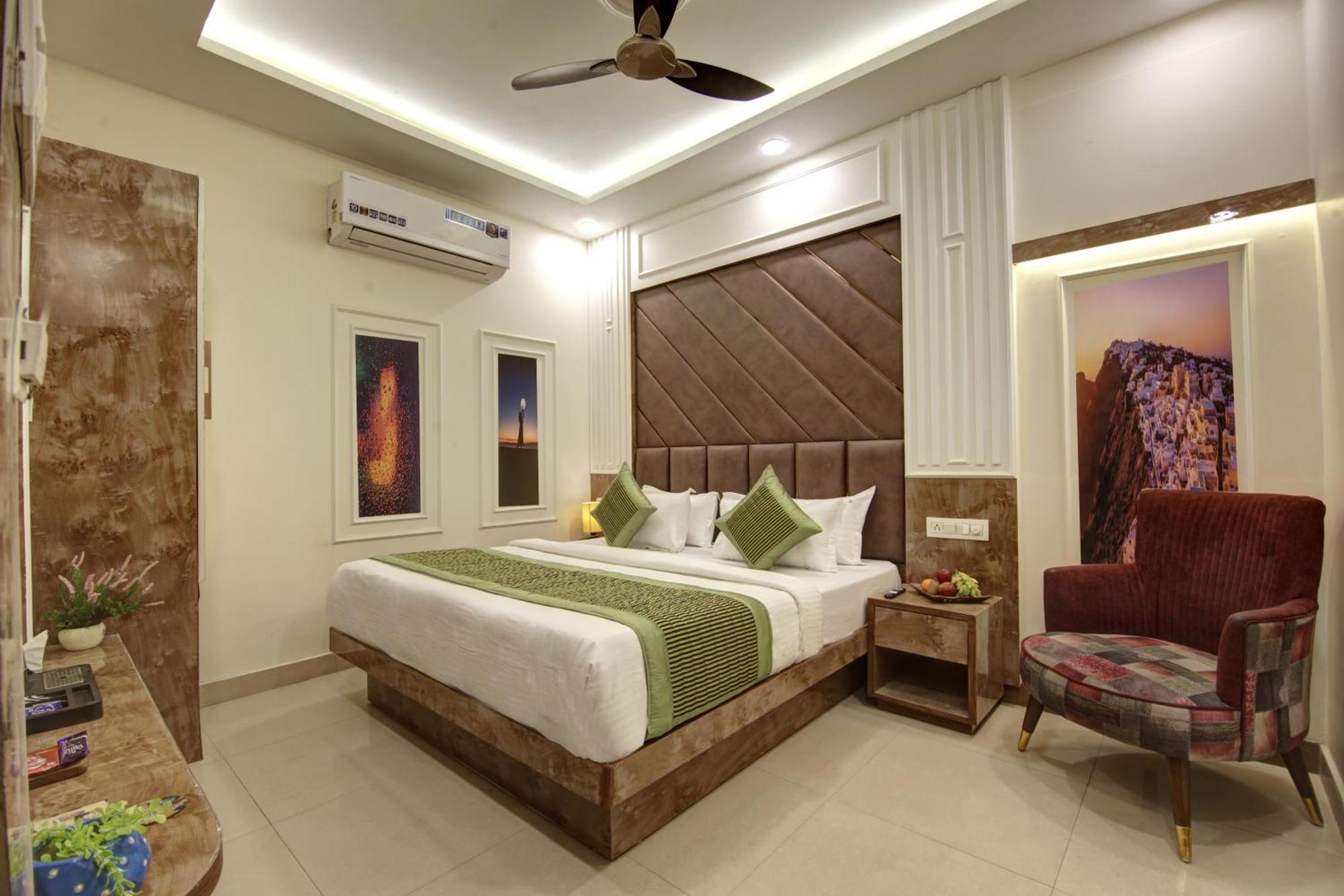 Bless Inn - Near Connaught Place New Delhi Bagian luar foto