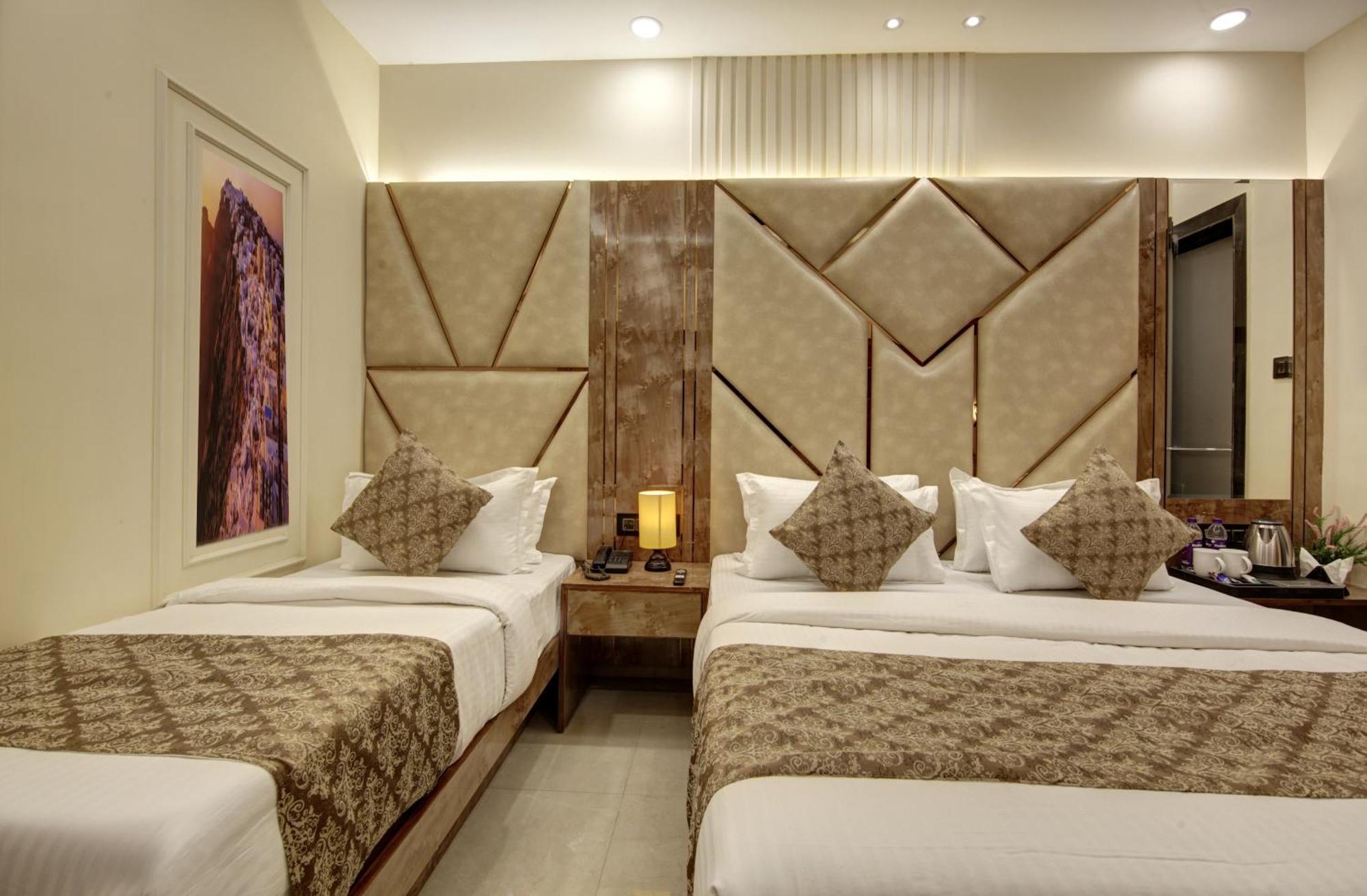 Bless Inn - Near Connaught Place New Delhi Bagian luar foto