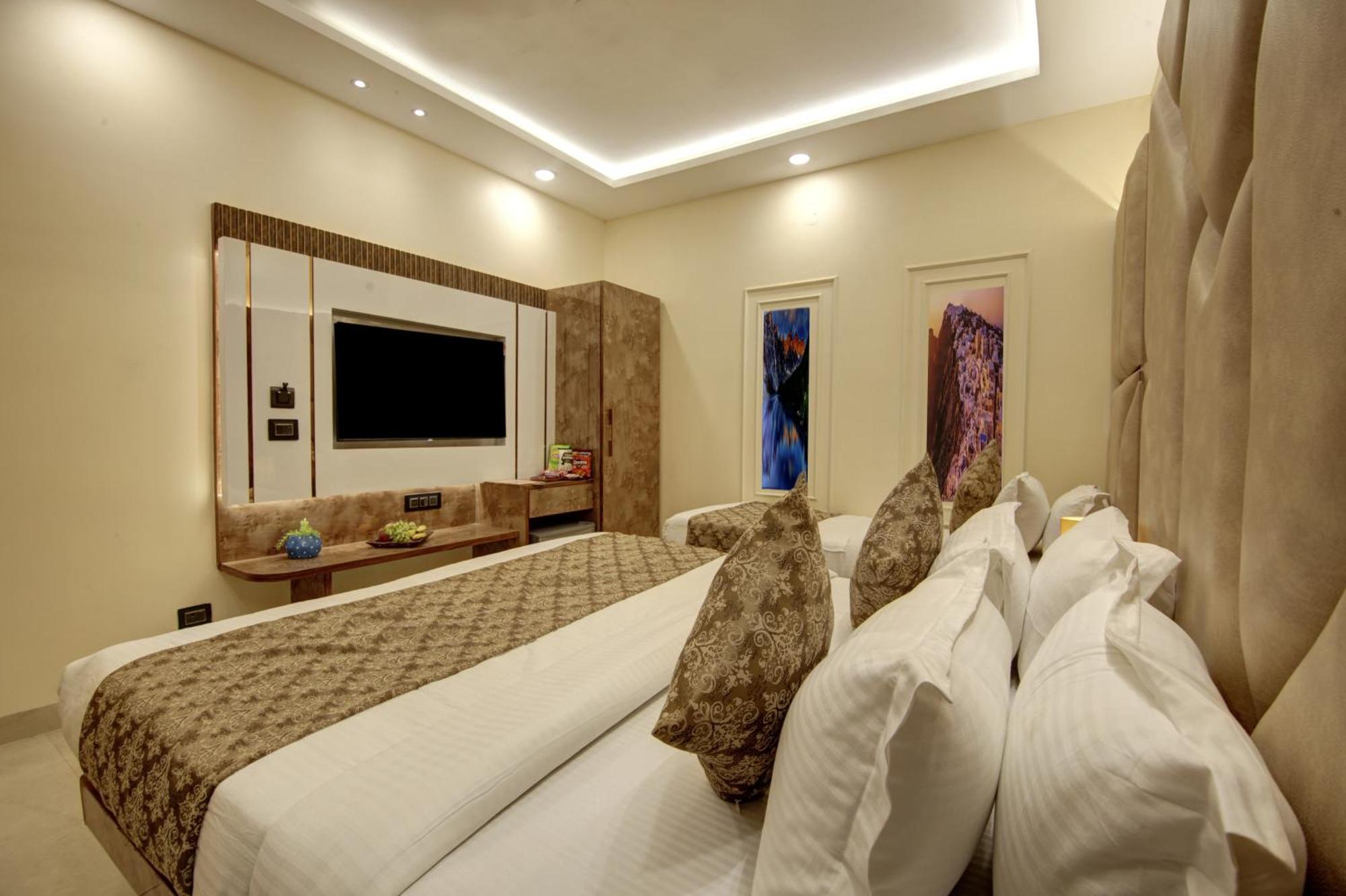 Bless Inn - Near Connaught Place New Delhi Bagian luar foto