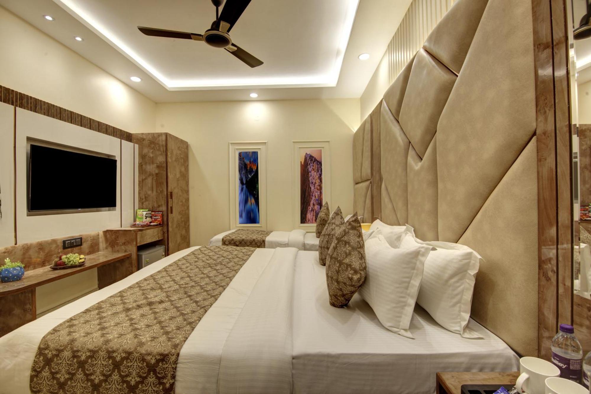 Bless Inn - Near Connaught Place New Delhi Bagian luar foto