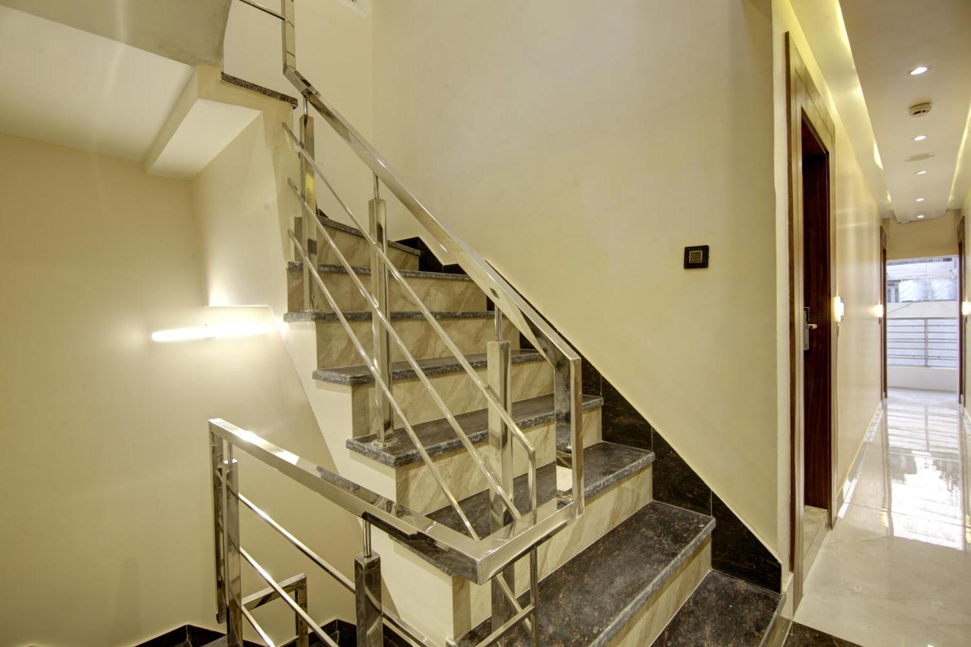 Bless Inn - Near Connaught Place New Delhi Bagian luar foto
