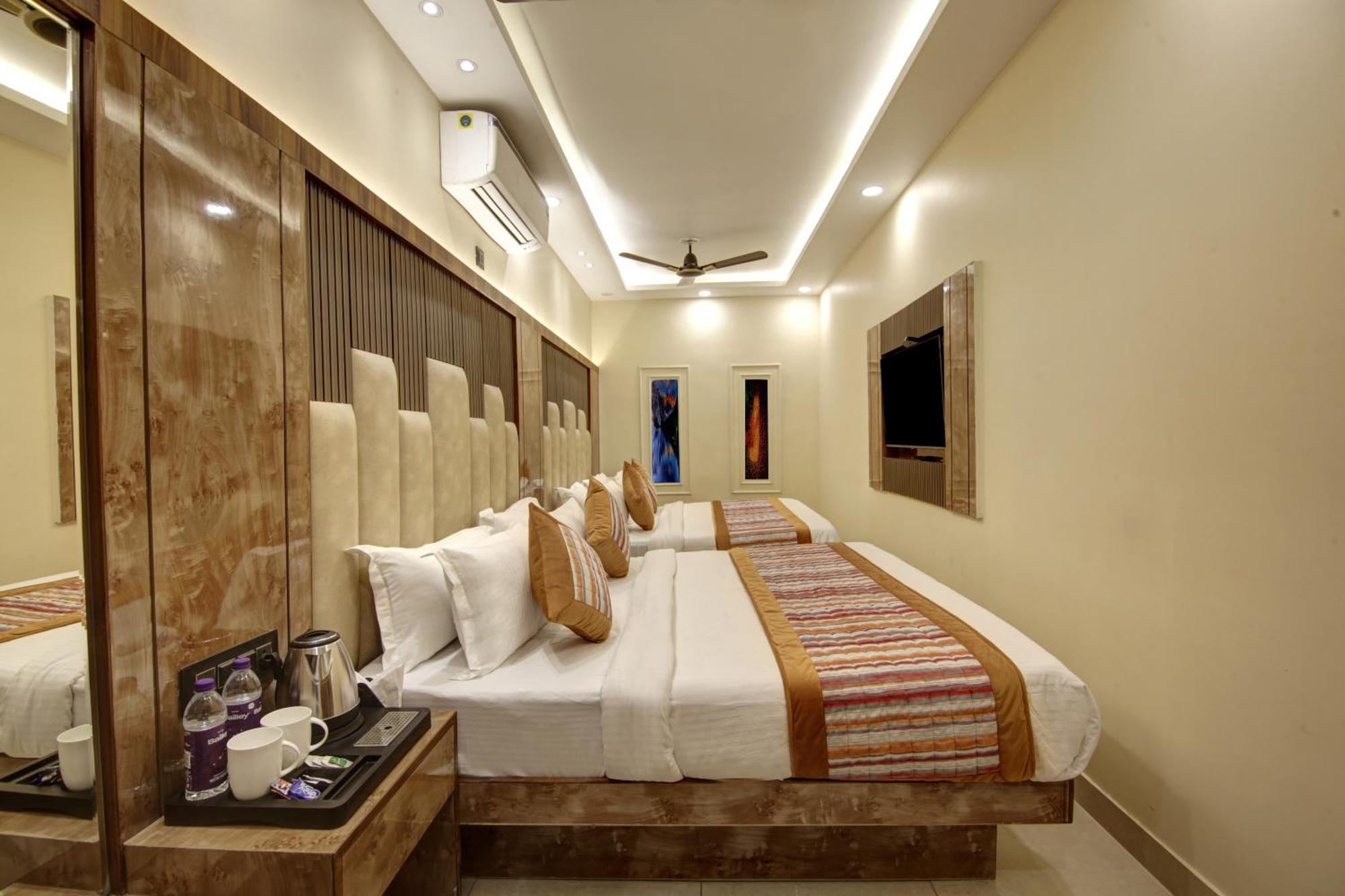 Bless Inn - Near Connaught Place New Delhi Bagian luar foto