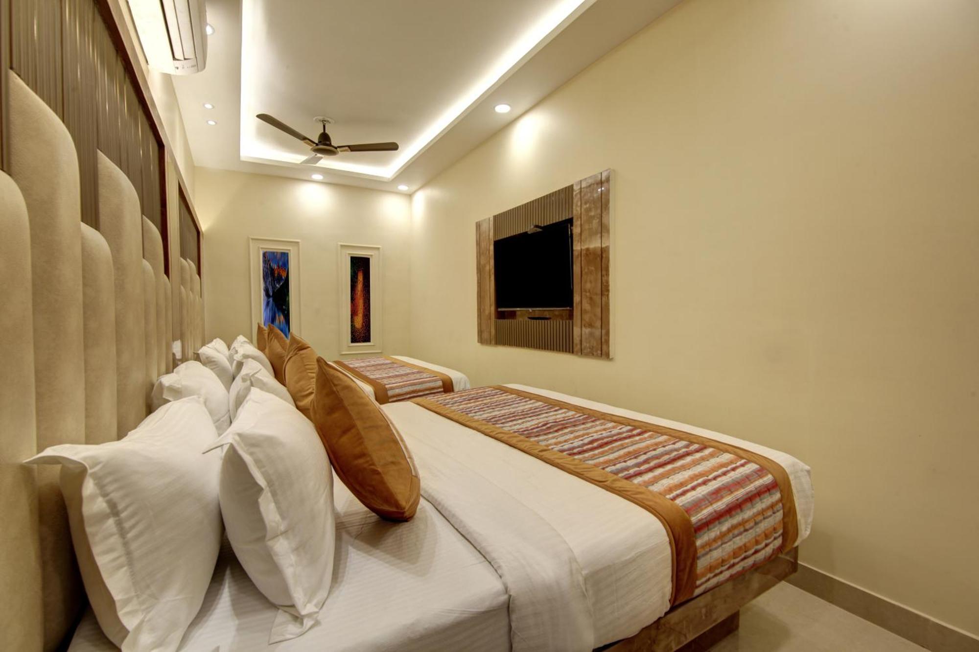 Bless Inn - Near Connaught Place New Delhi Bagian luar foto