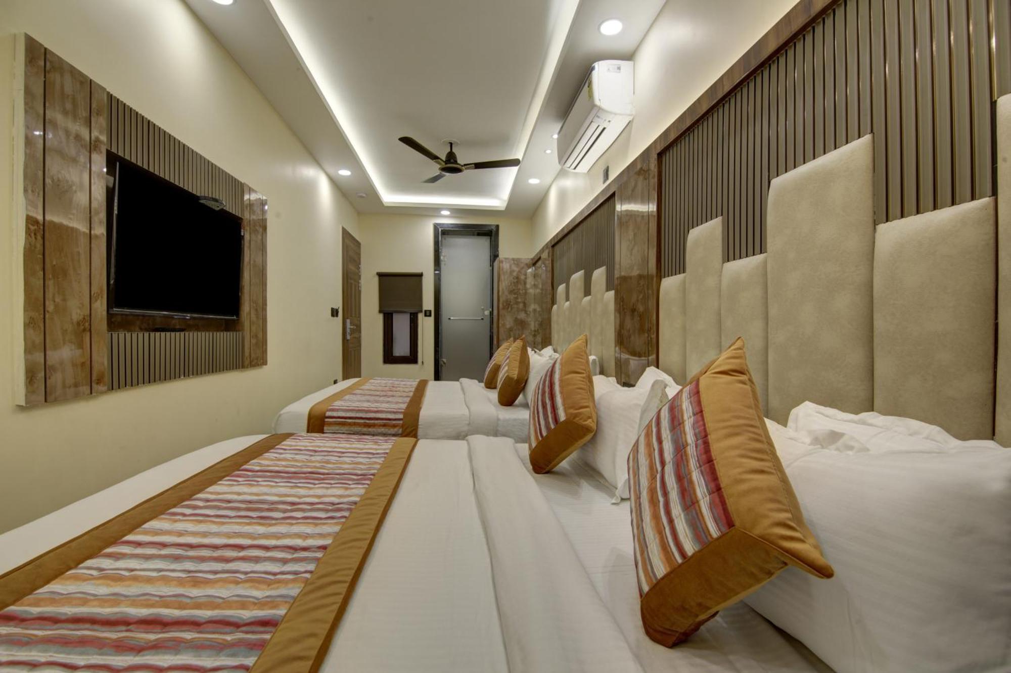 Bless Inn - Near Connaught Place New Delhi Bagian luar foto