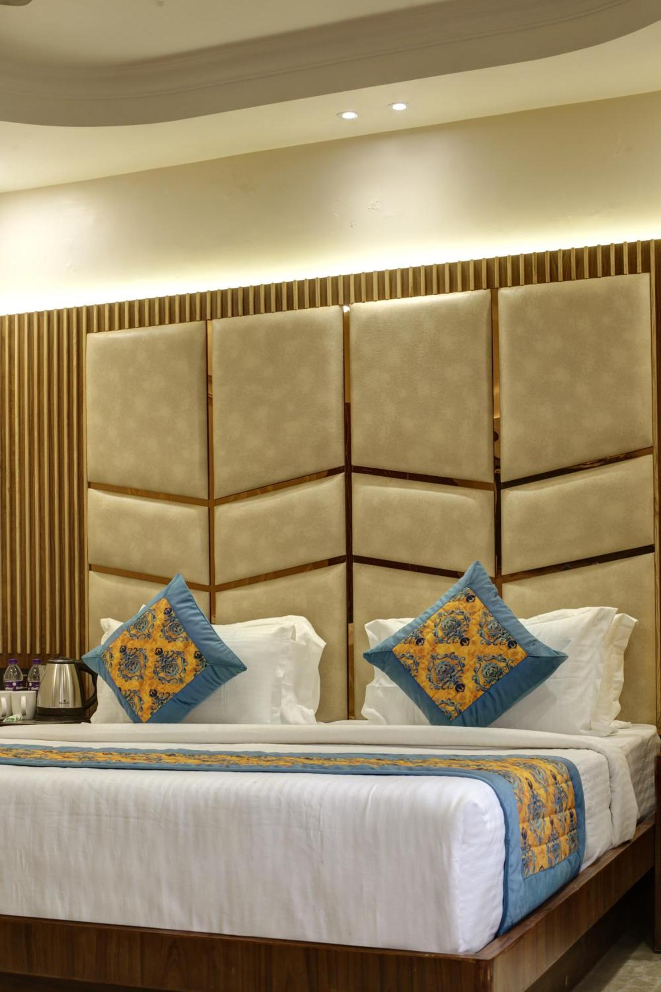 Bless Inn - Near Connaught Place New Delhi Bagian luar foto