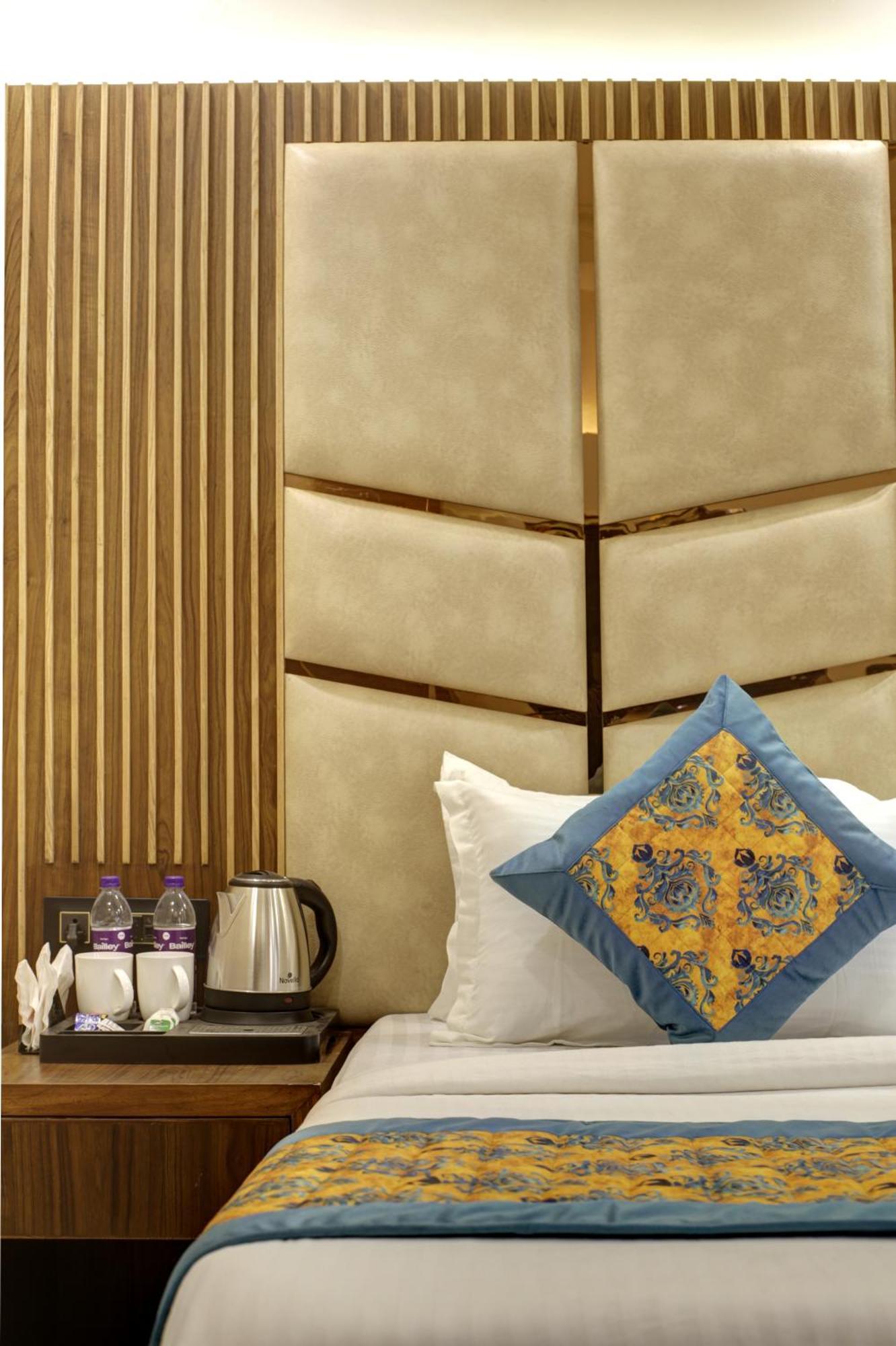 Bless Inn - Near Connaught Place New Delhi Bagian luar foto