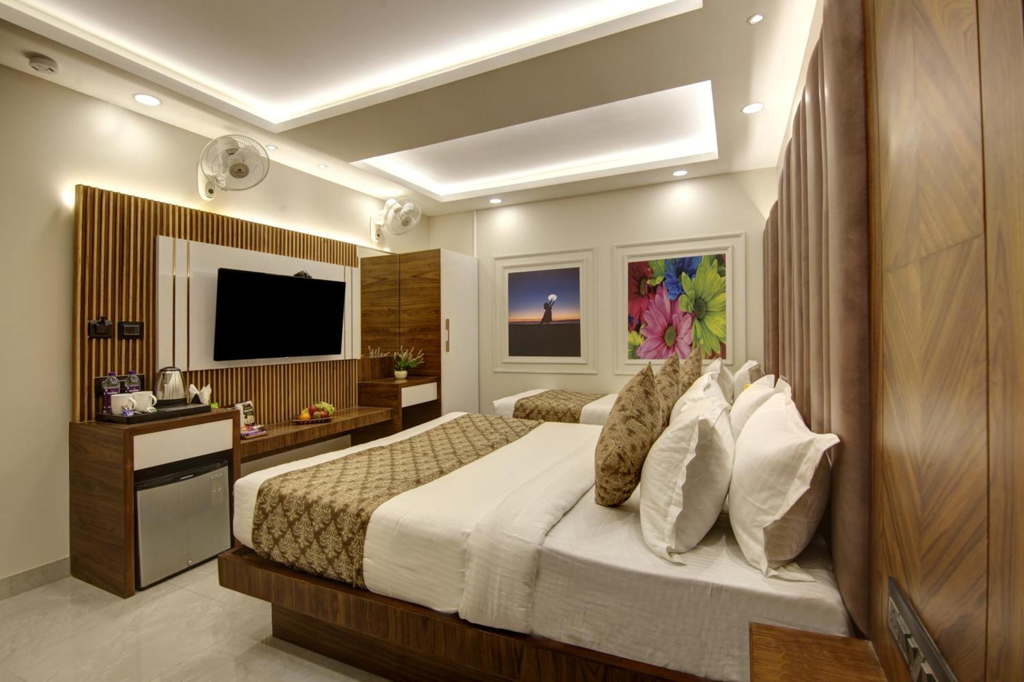 Bless Inn - Near Connaught Place New Delhi Bagian luar foto