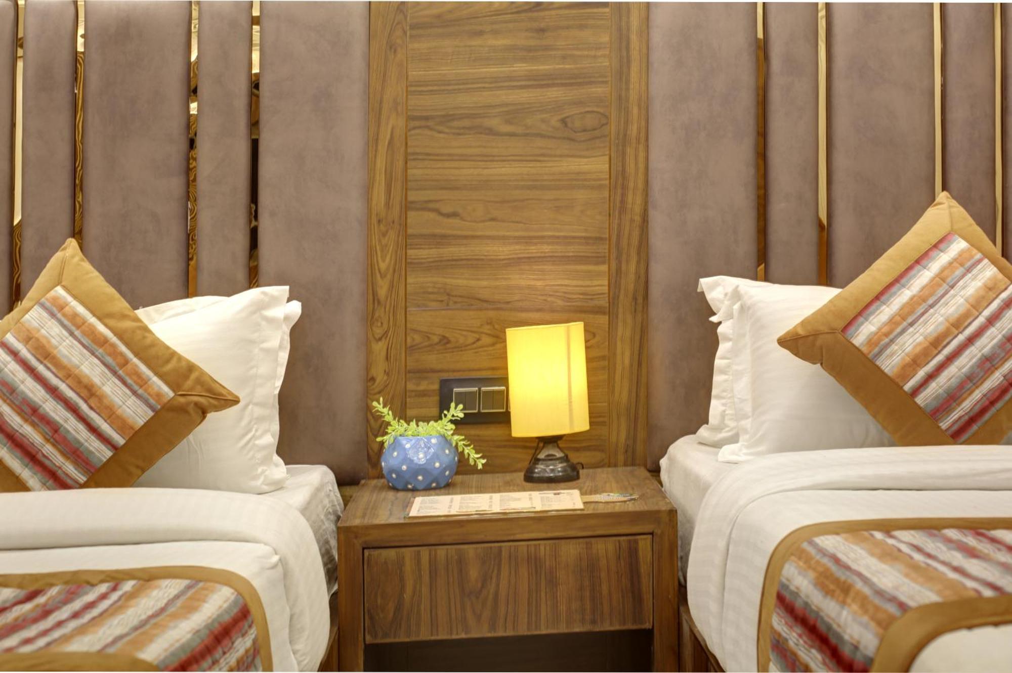Bless Inn - Near Connaught Place New Delhi Bagian luar foto